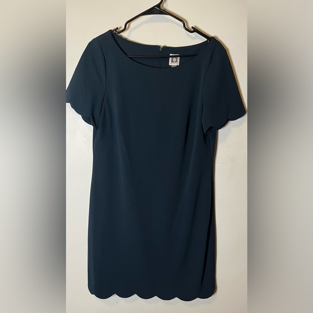 Ann Klein women's scalloped hem shift dress lined green size 10 - Picture 4 of 4